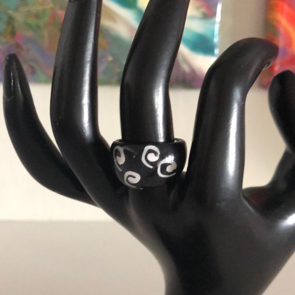 Elegant Black and White Swirl Ring